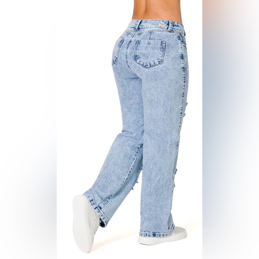 Women's Light Blue Colombian Buttlifting Jeans